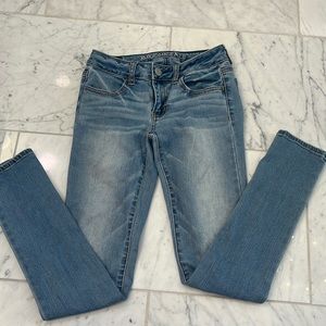 American Eagle super stretch jeggings. Light wash. Size 0